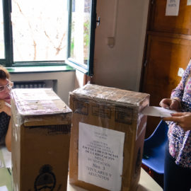 Elecciones en la UNC: Hasta el 24 de agosto pueden inscribirse estudiantes y graduadxs que voten por correo postal y no residan en la ciudad de Córdoba